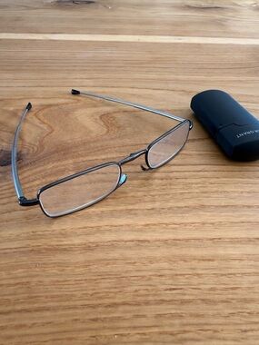 Foster Grant Gunmetal Rectangular Reading Glasses +2.5